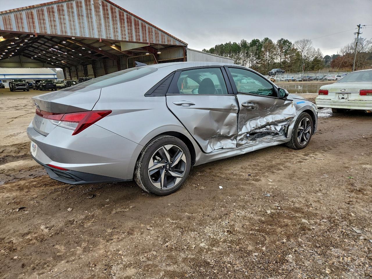 2023 HYUNDAI ELANTRA SEL photo 3