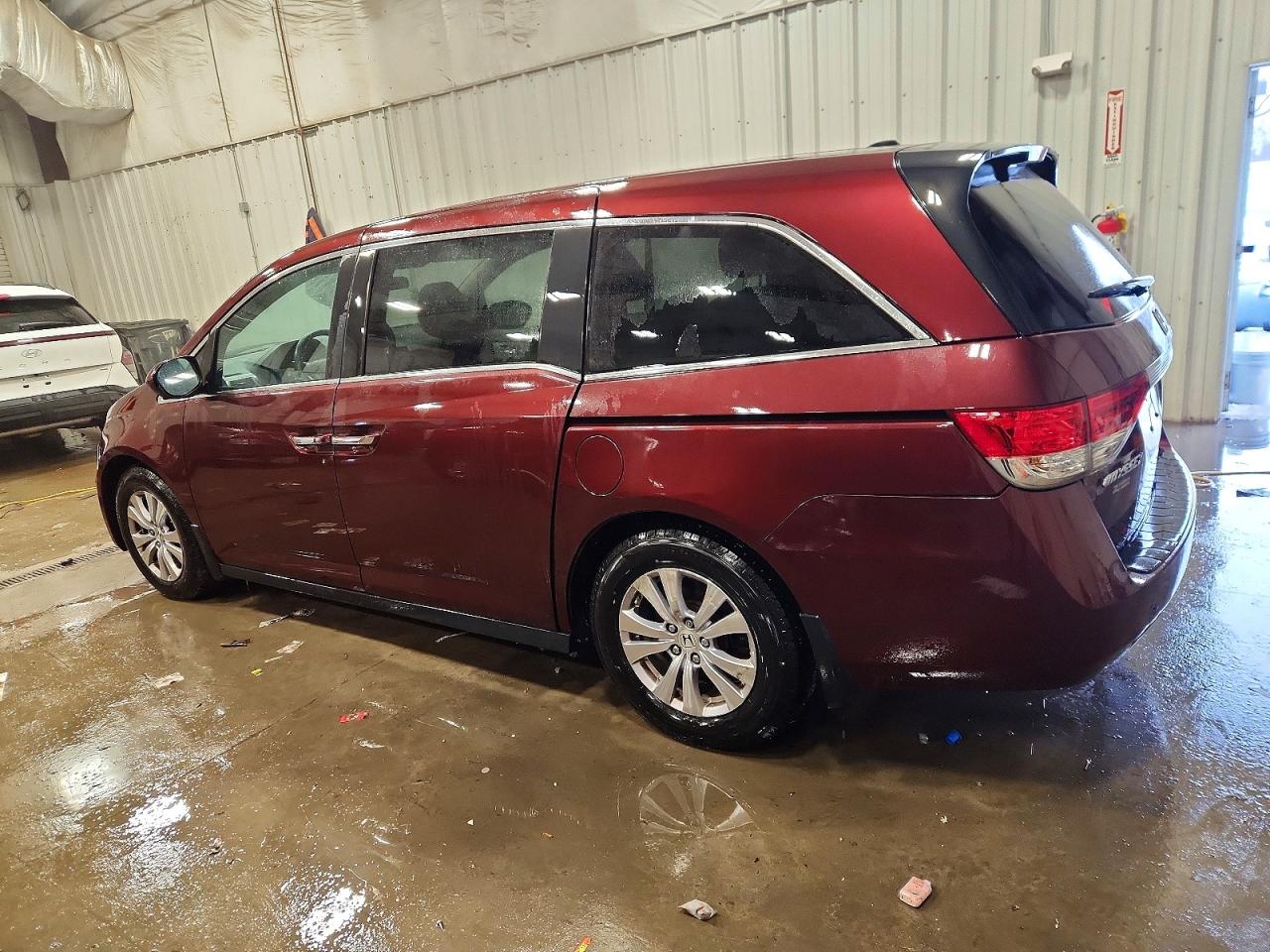 2016 HONDA ODYSSEY SE photo 2
