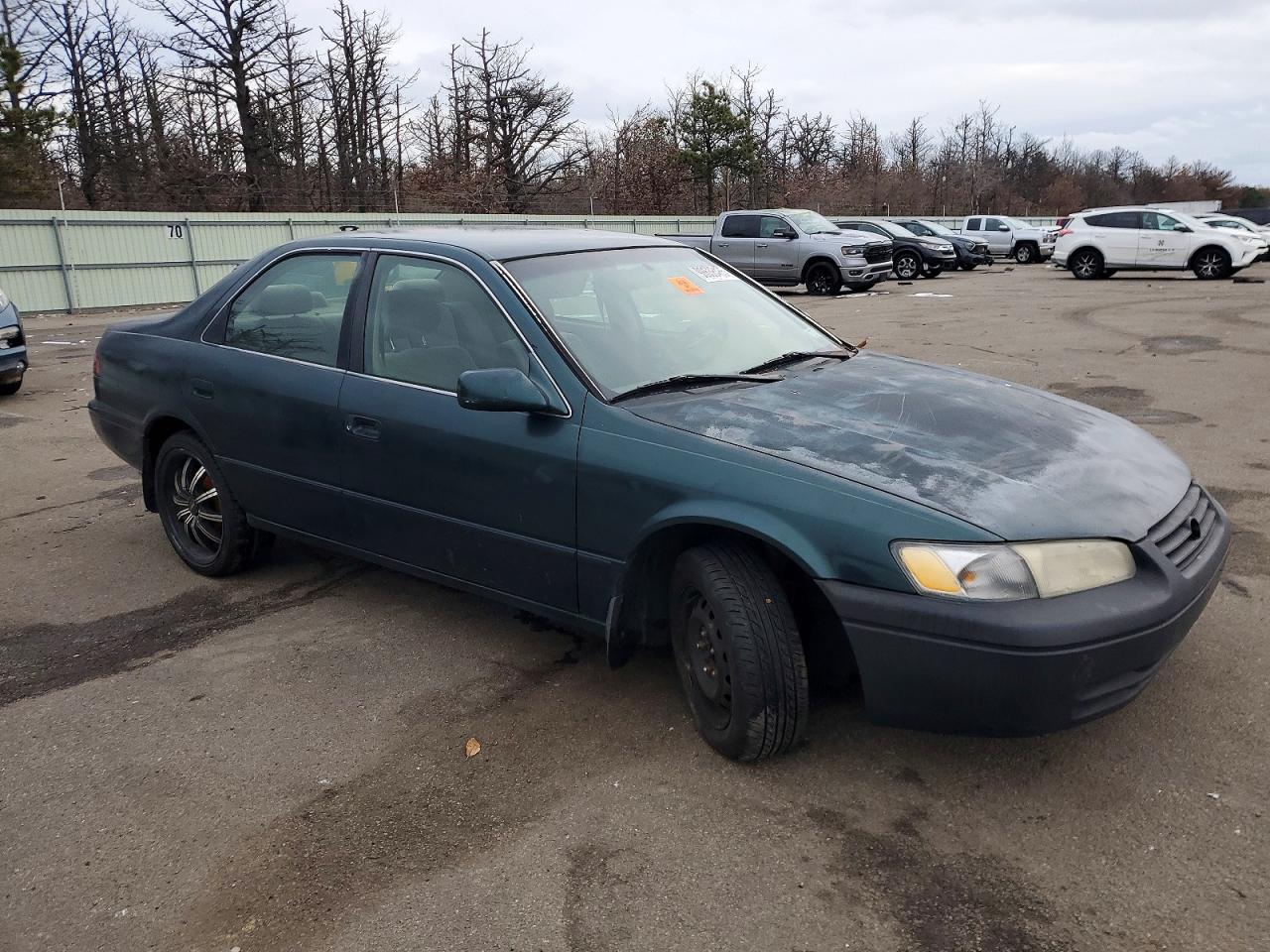 1997 TOYOTA CAMRY LE photo 4