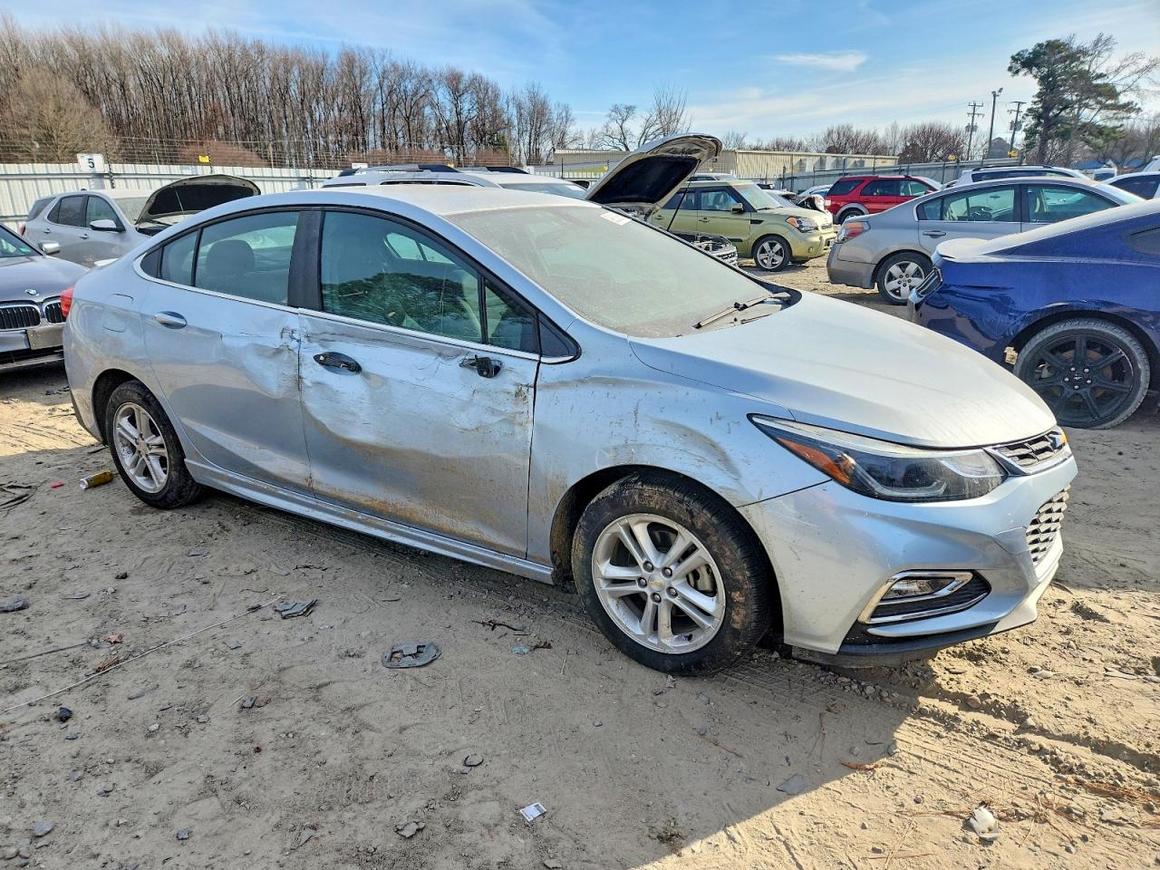 2017 CHEVROLET CRUZE LT photo 4
