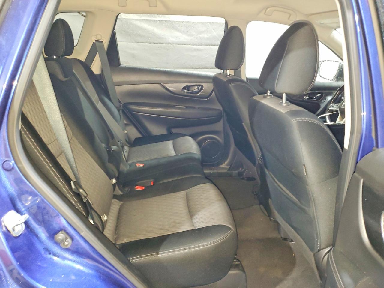 2017 NISSAN ROGUE photo 11