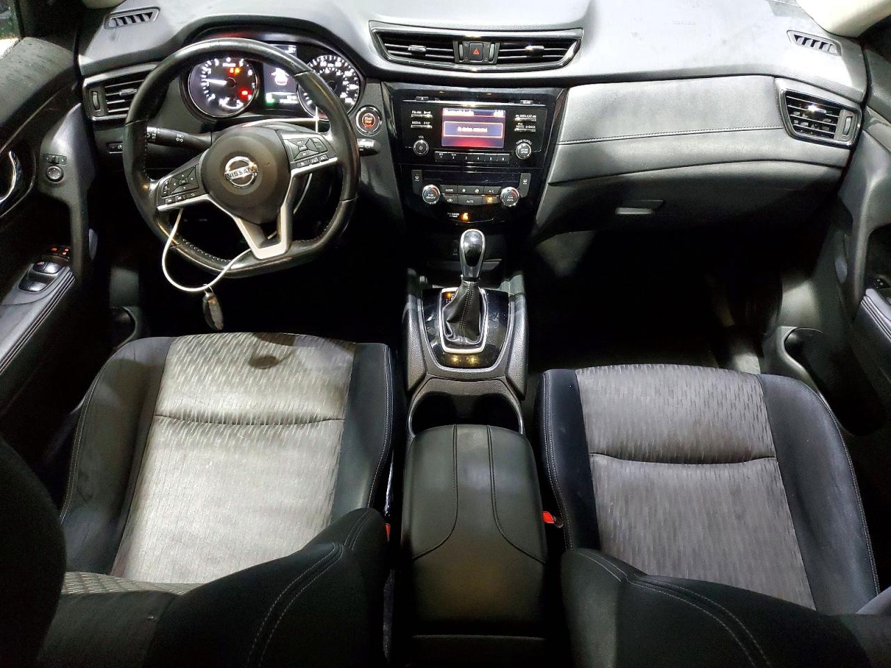 2017 NISSAN ROGUE photo 8