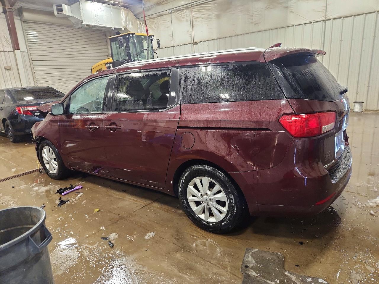 2017 KIA SEDONA LX photo 2