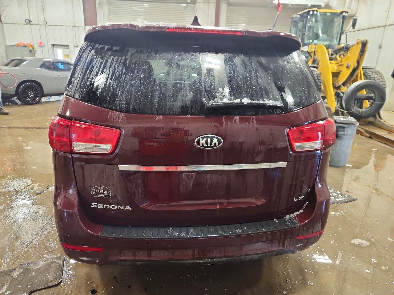 2017 KIA SEDONA LX photo 6