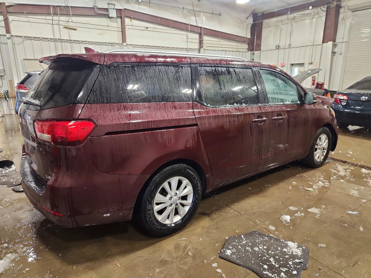 2017 KIA SEDONA LX photo 3