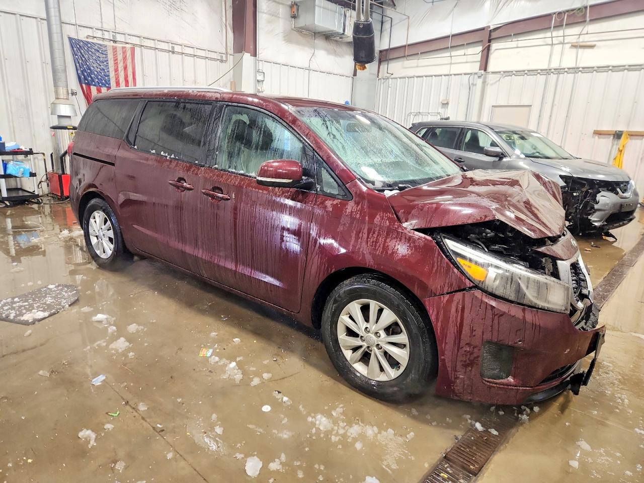 2017 KIA SEDONA LX photo 4