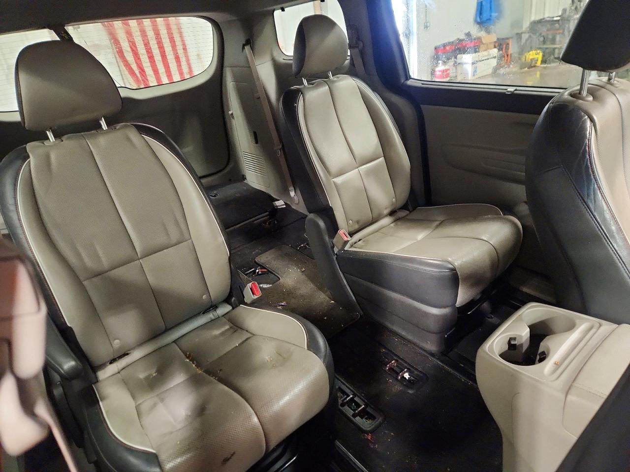 2017 KIA SEDONA LX photo 11