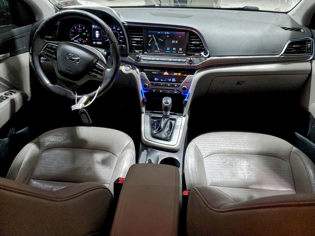 2017 HYUNDAI ELANTRA SE photo 8