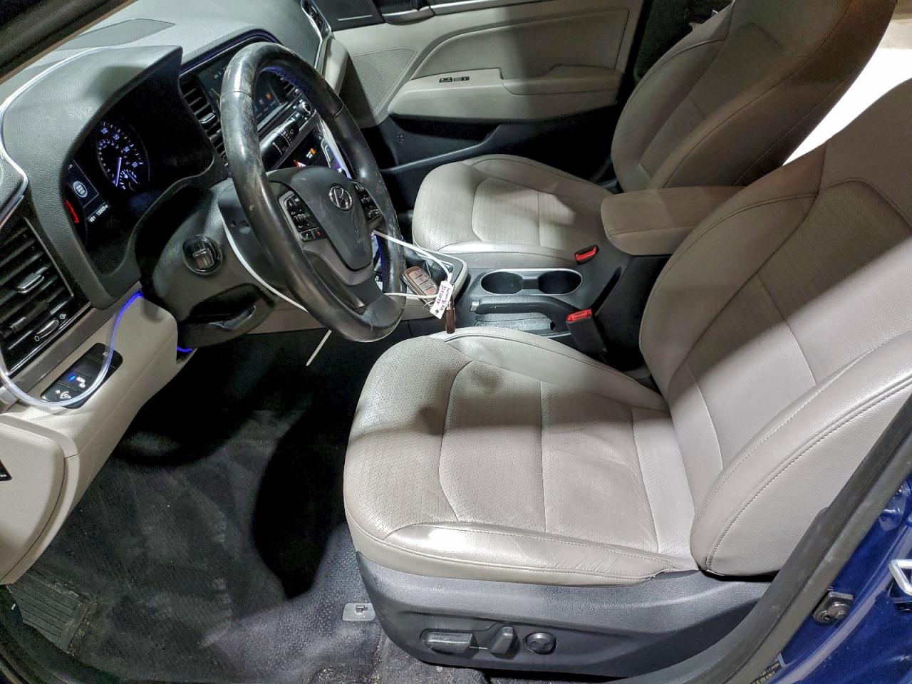 2017 HYUNDAI ELANTRA SE photo 7