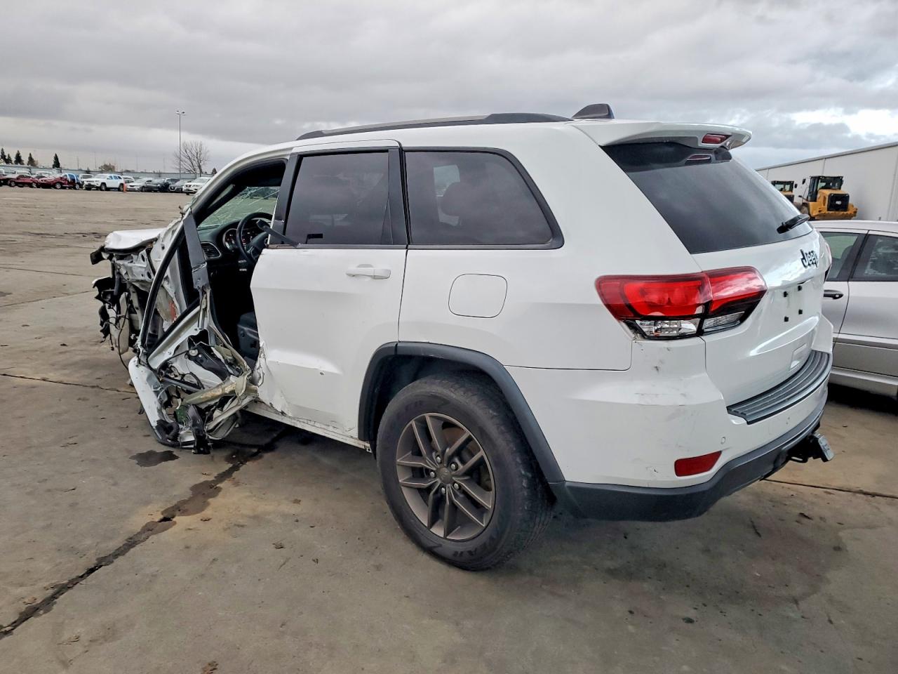 2016 JEEP GRAND CHEROKEE LAREDO photo 2