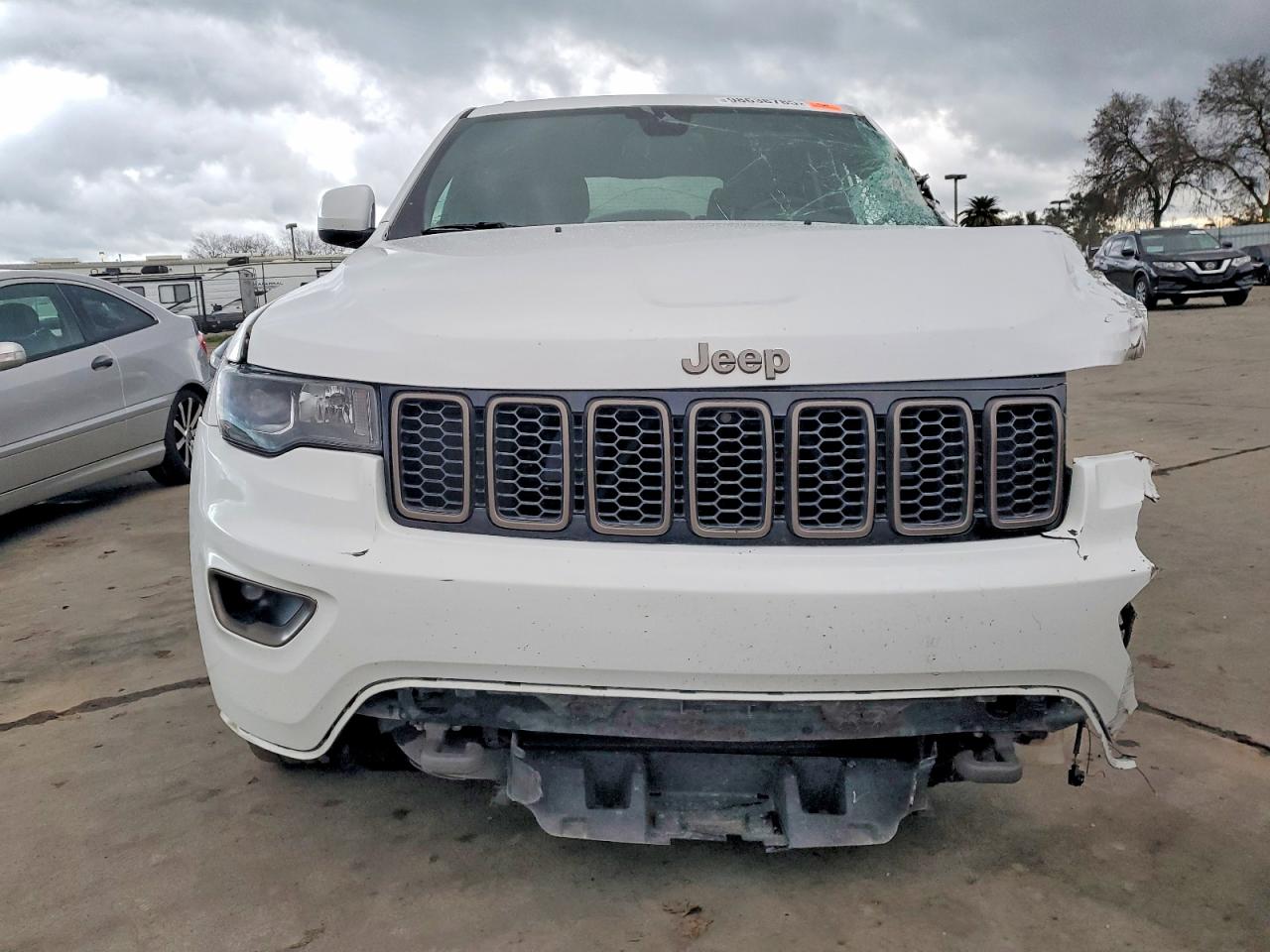 2016 JEEP GRAND CHEROKEE LAREDO photo 5