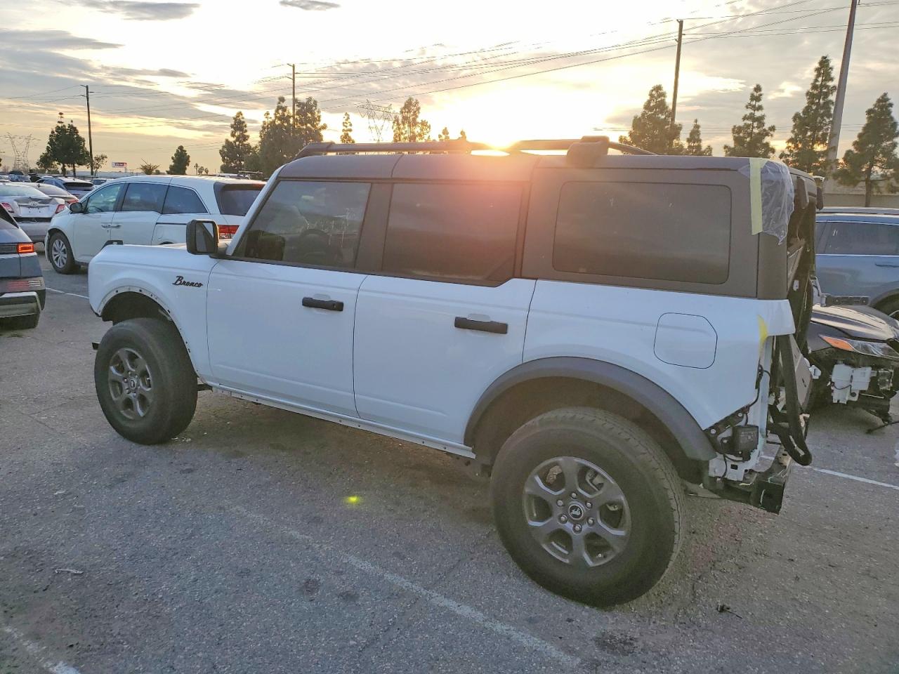 2023 FORD BRONCO BASE photo 2