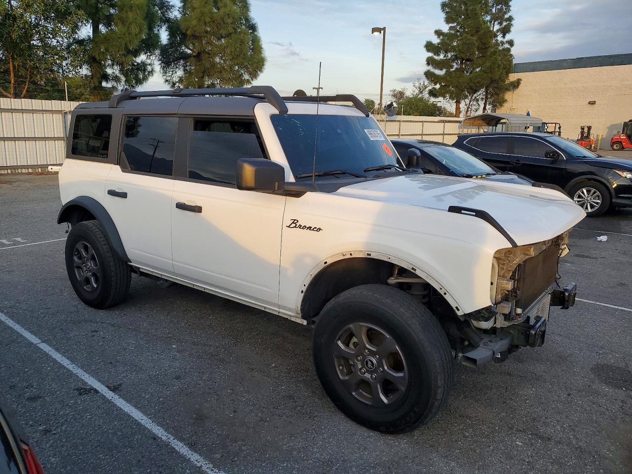 2023 FORD BRONCO BASE photo 4