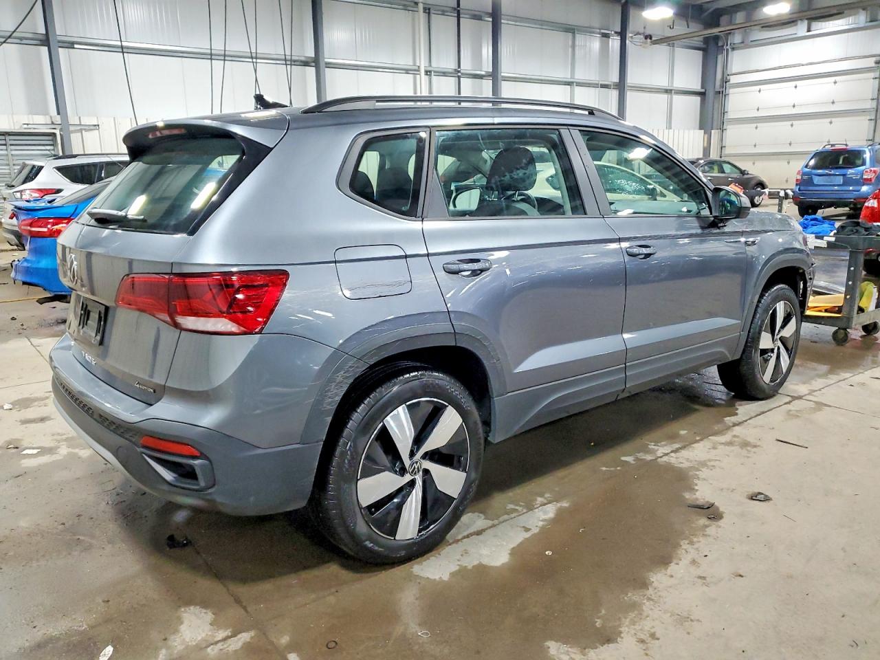 2024 VOLKSWAGEN TAOS S photo 3