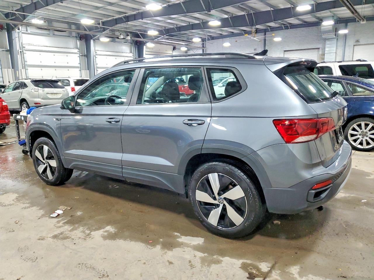 2024 VOLKSWAGEN TAOS S photo 2