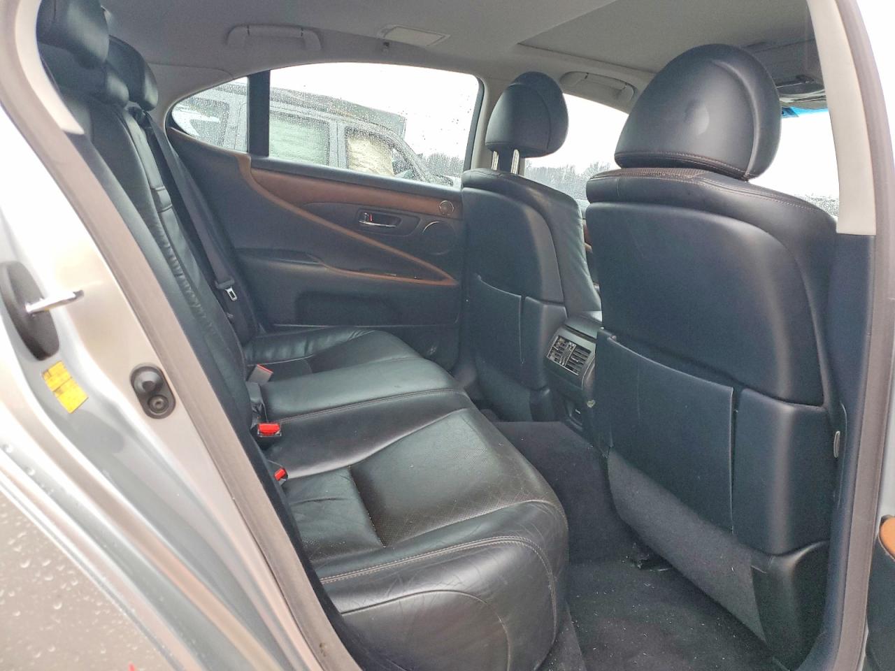 2011 LEXUS LS 460 photo 10