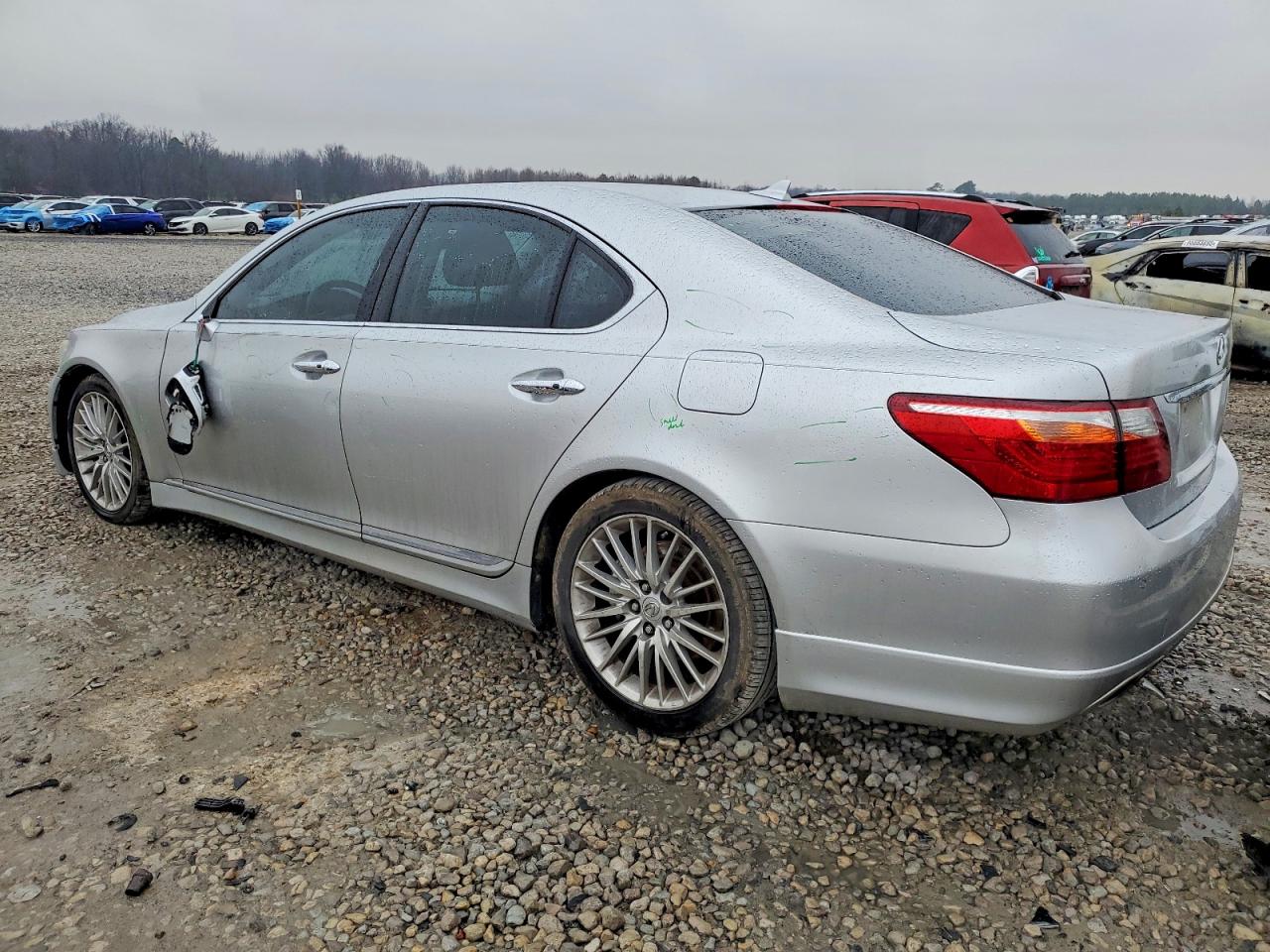 2011 LEXUS LS 460 photo 2