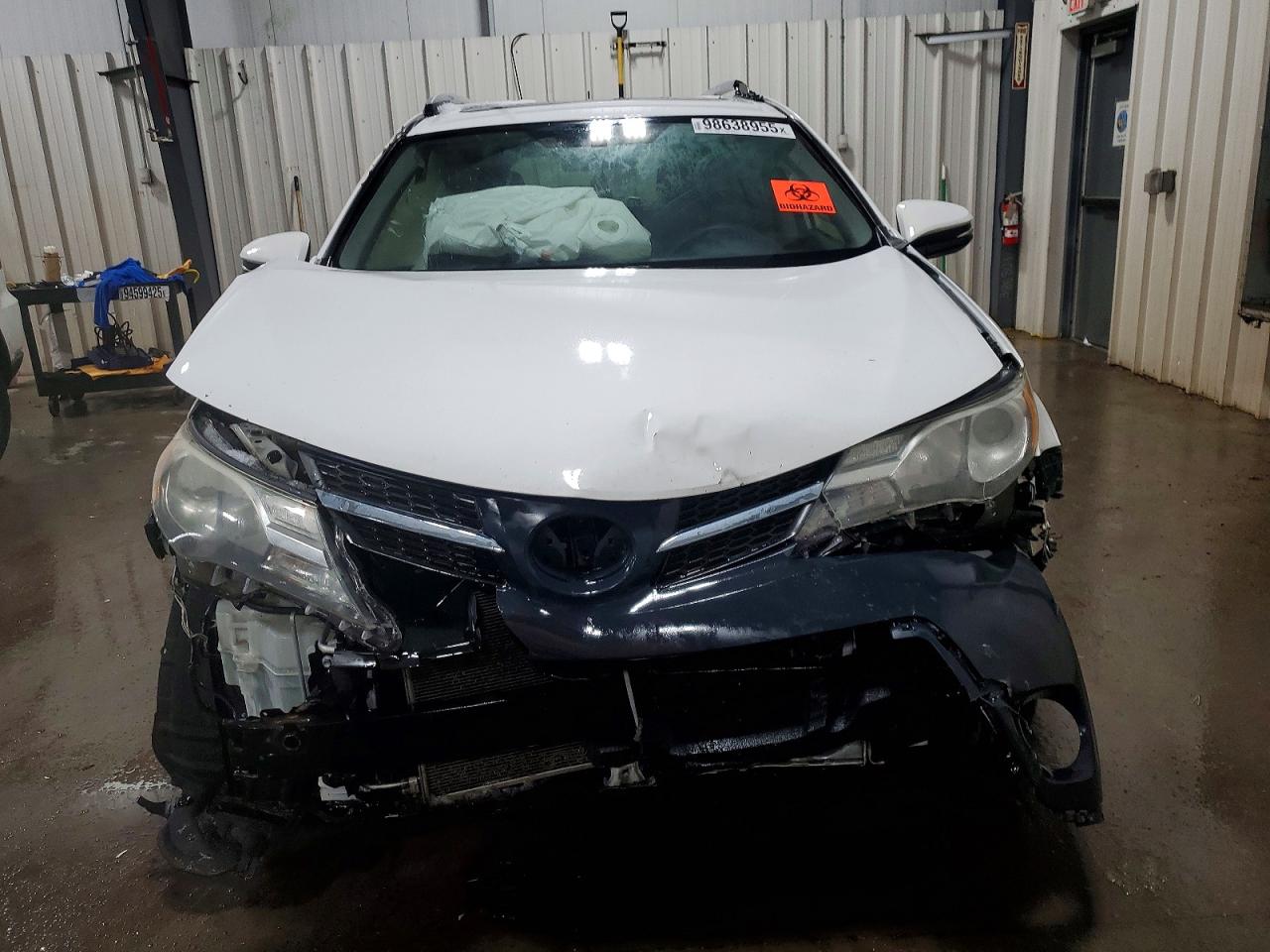 2015 TOYOTA RAV4 XLE photo 5