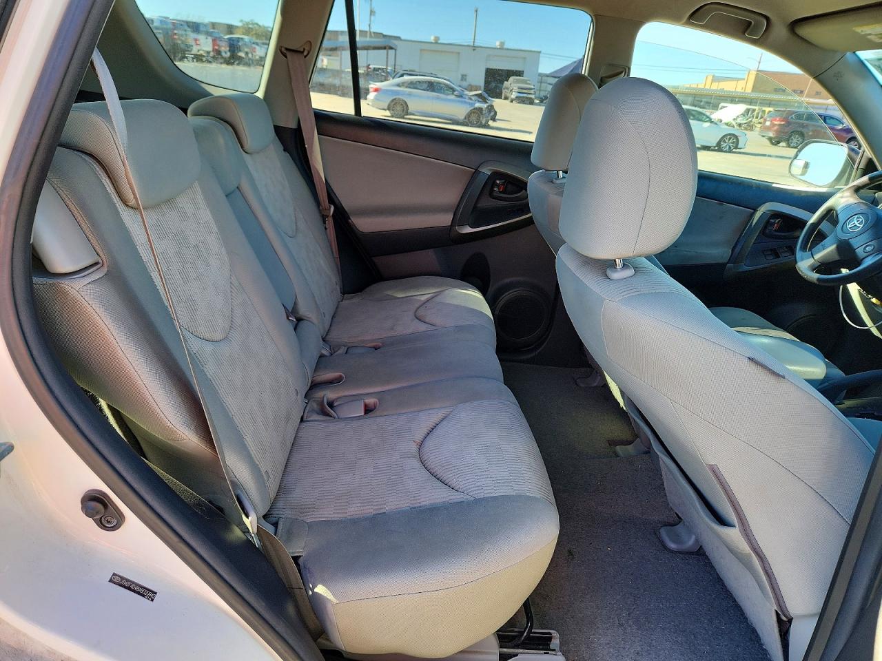 2010 TOYOTA RAV4 photo 11