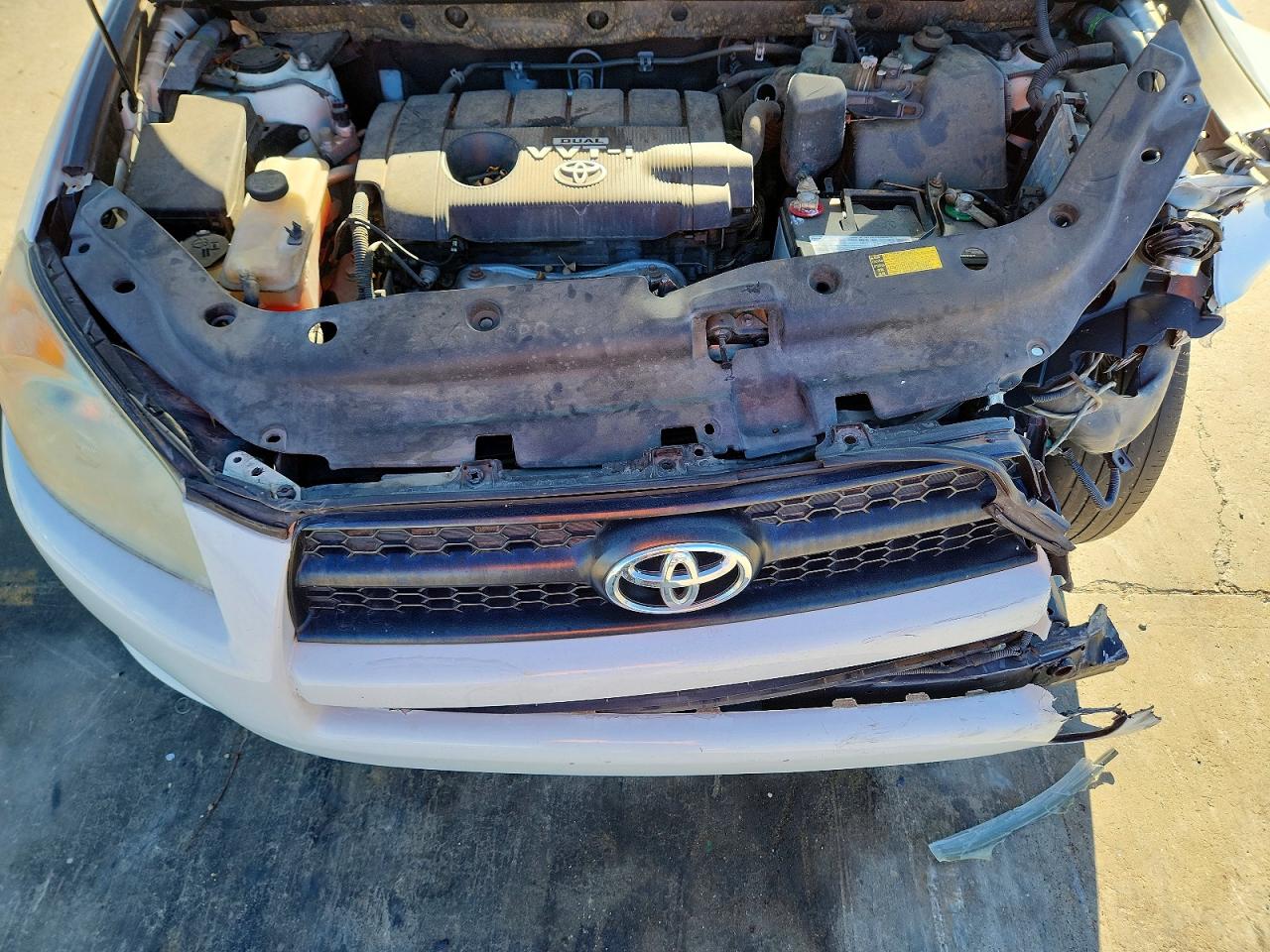 2010 TOYOTA RAV4 photo 12