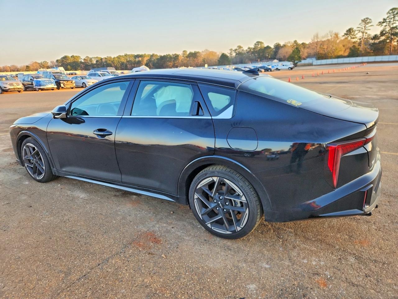 2025 KIA K4 GT LINE photo 2