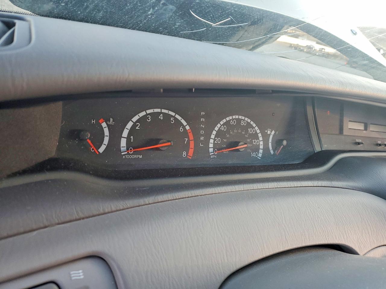 2001 TOYOTA AVALON XL photo 25