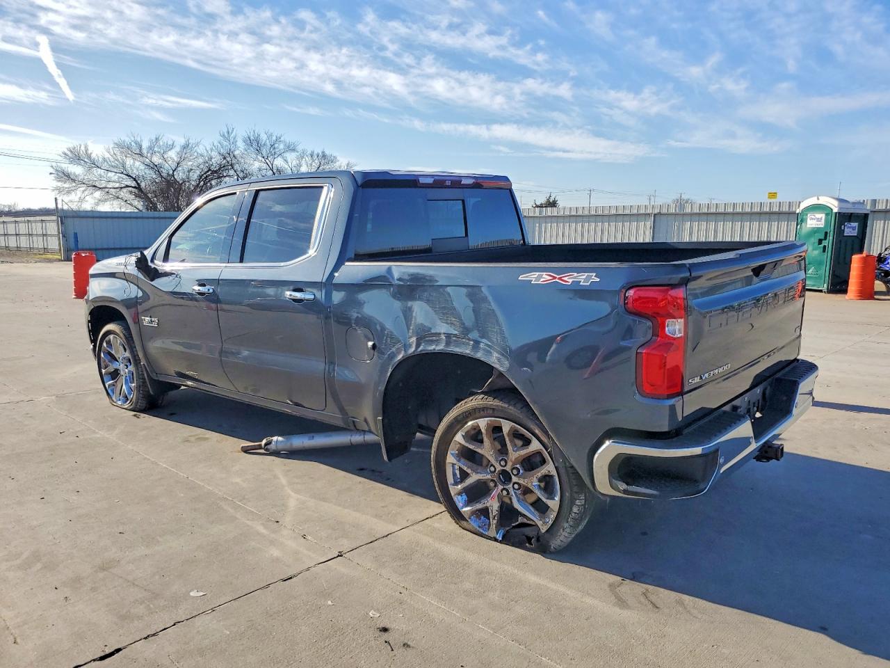 2019 CHEVROLET SILVERADO K1500 LTZ photo 2