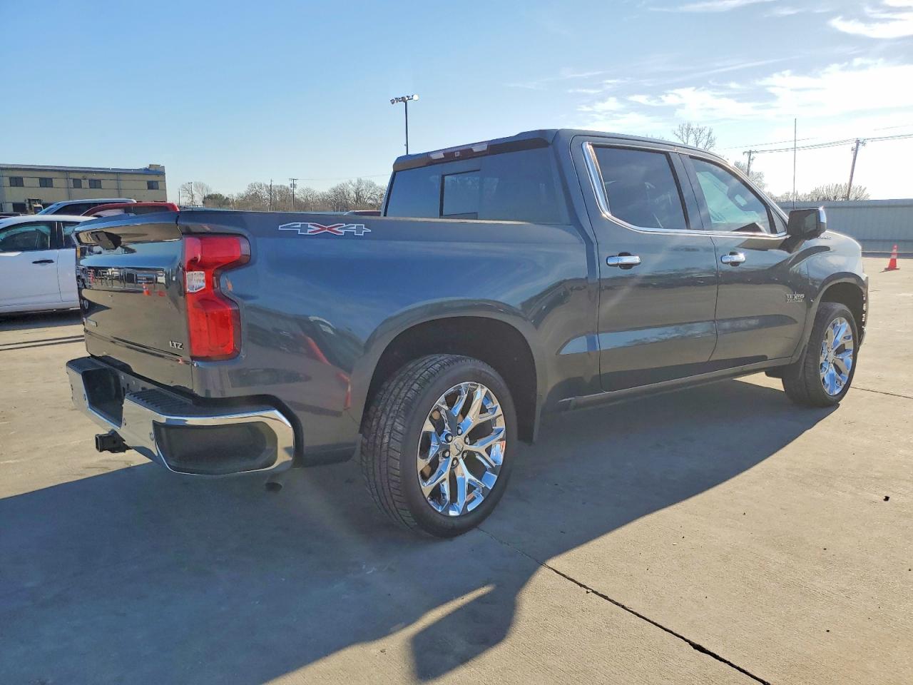 2019 CHEVROLET SILVERADO K1500 LTZ photo 3