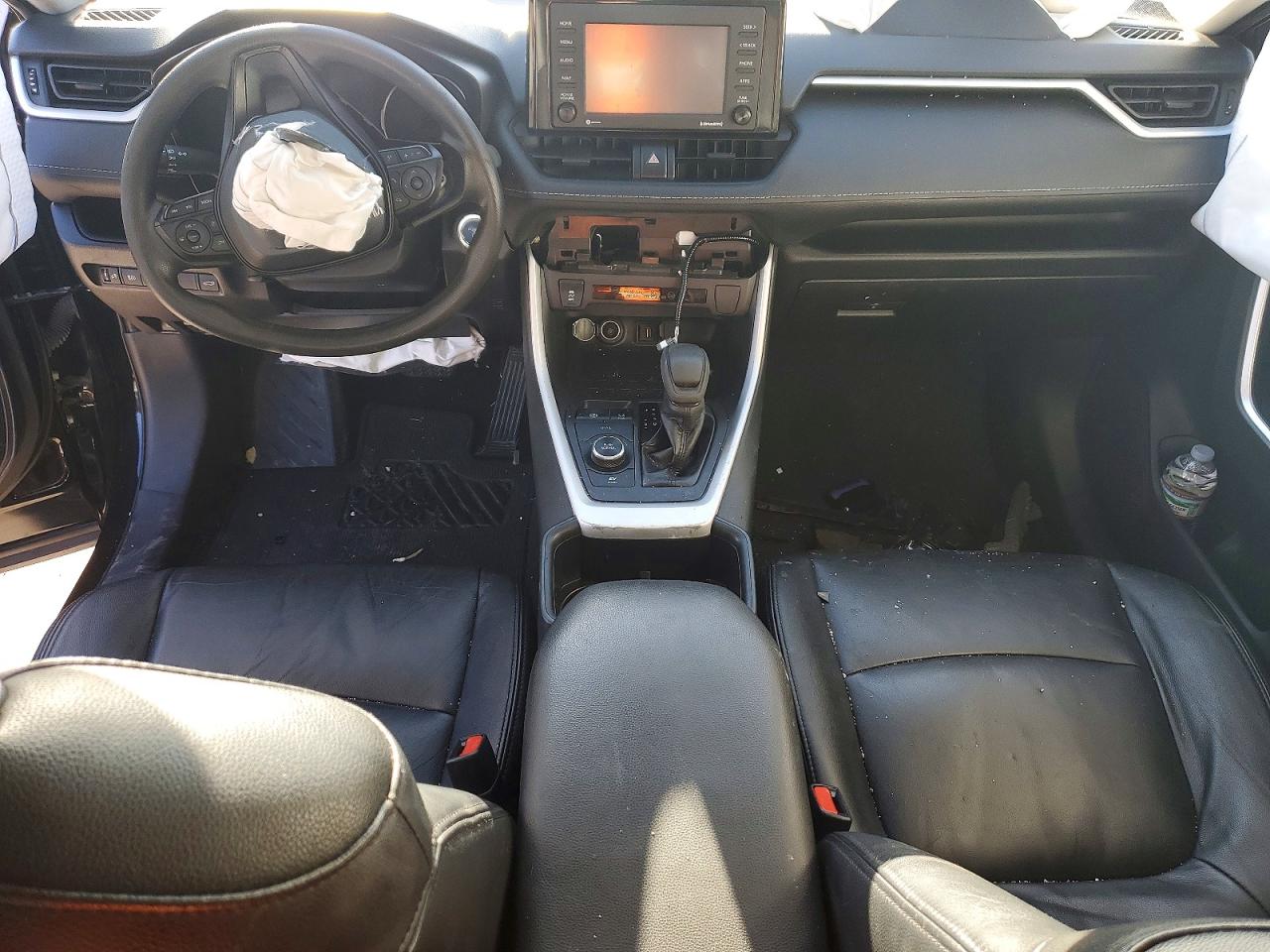 2022 TOYOTA RAV4 XLE photo 15