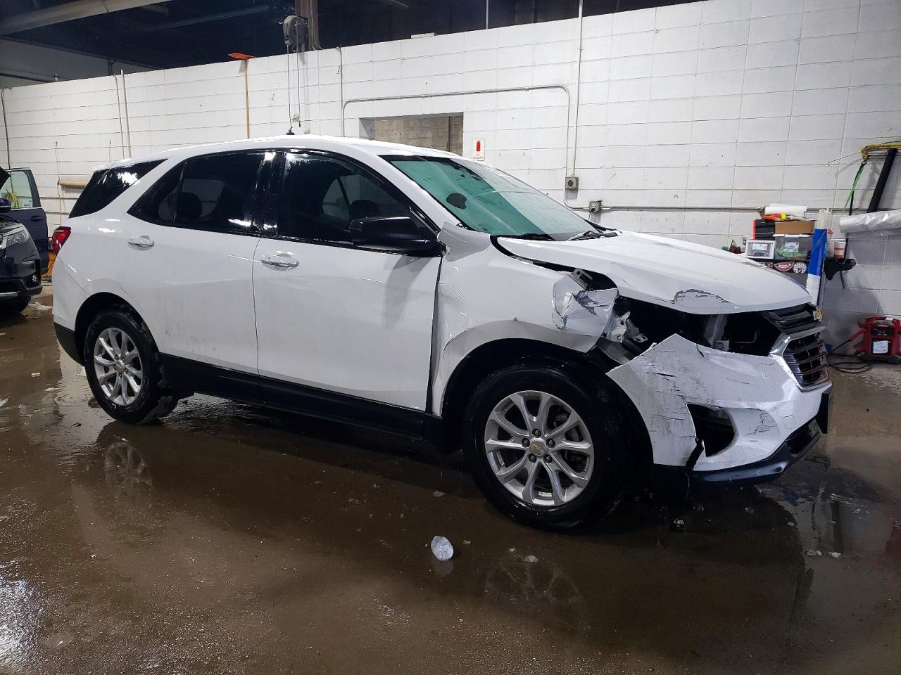 2018 CHEVROLET EQUINOX LS photo 4