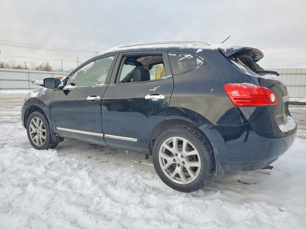 2011 NISSAN ROGUE S photo 2