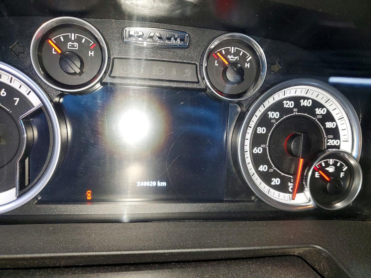 2014 RAM 1500 SLT photo 9