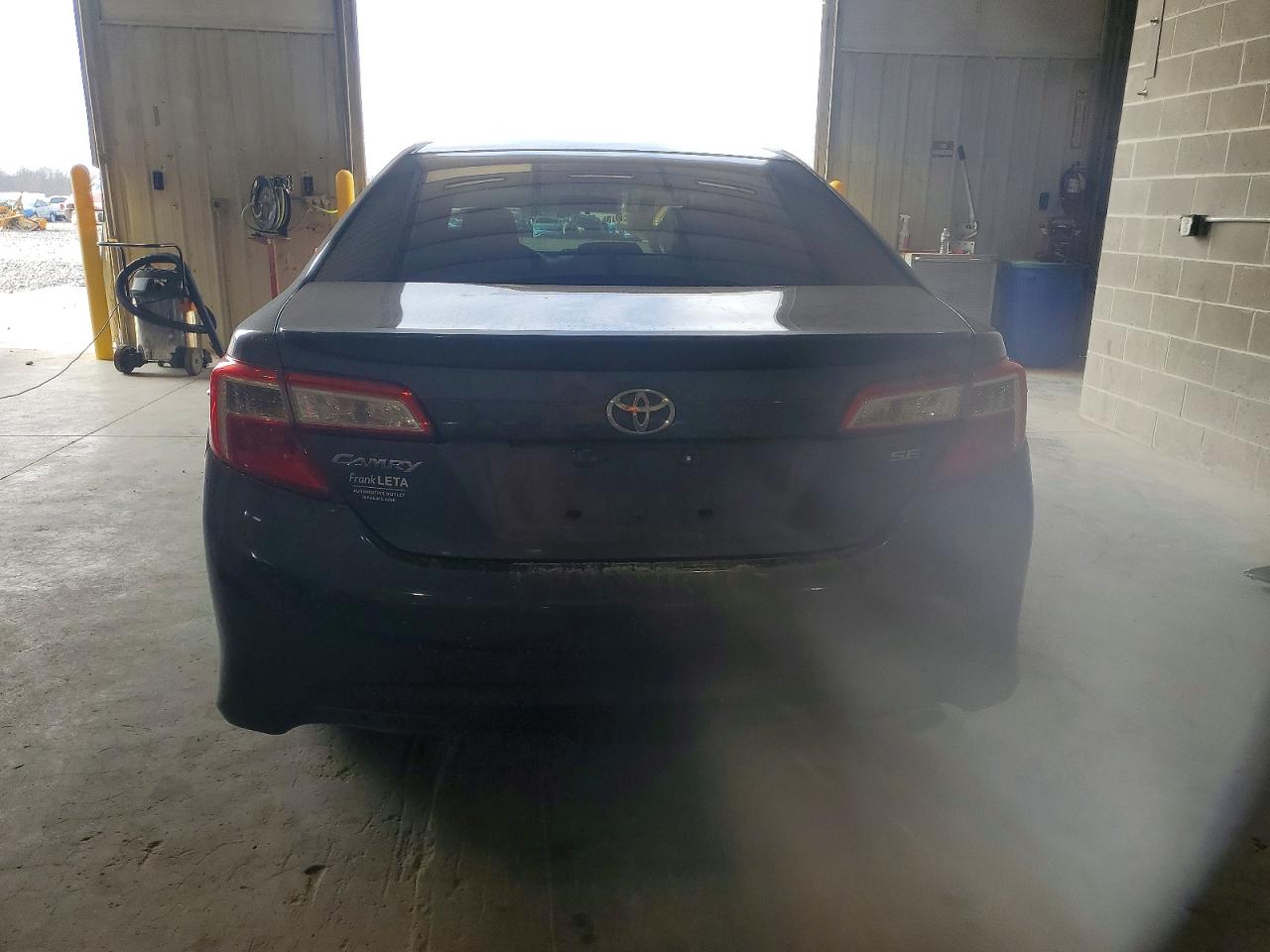 2014 TOYOTA CAMRY L photo 6