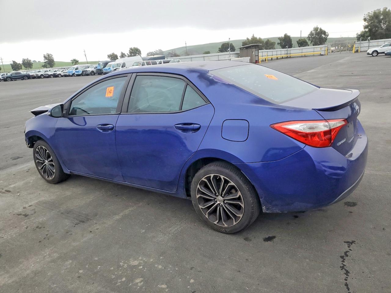 2014 TOYOTA COROLLA L photo 2