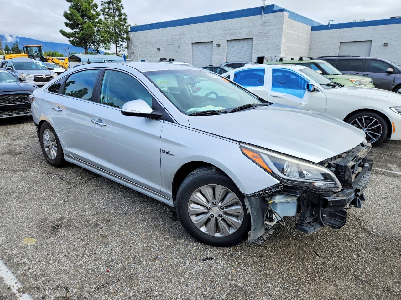 2016 HYUNDAI SONATA HYBRID photo 4