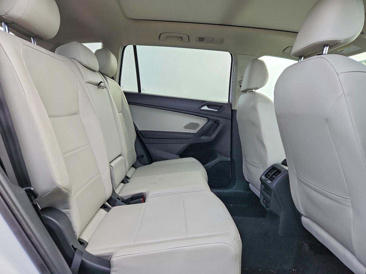 2021 VOLKSWAGEN TIGUAN SE photo 11