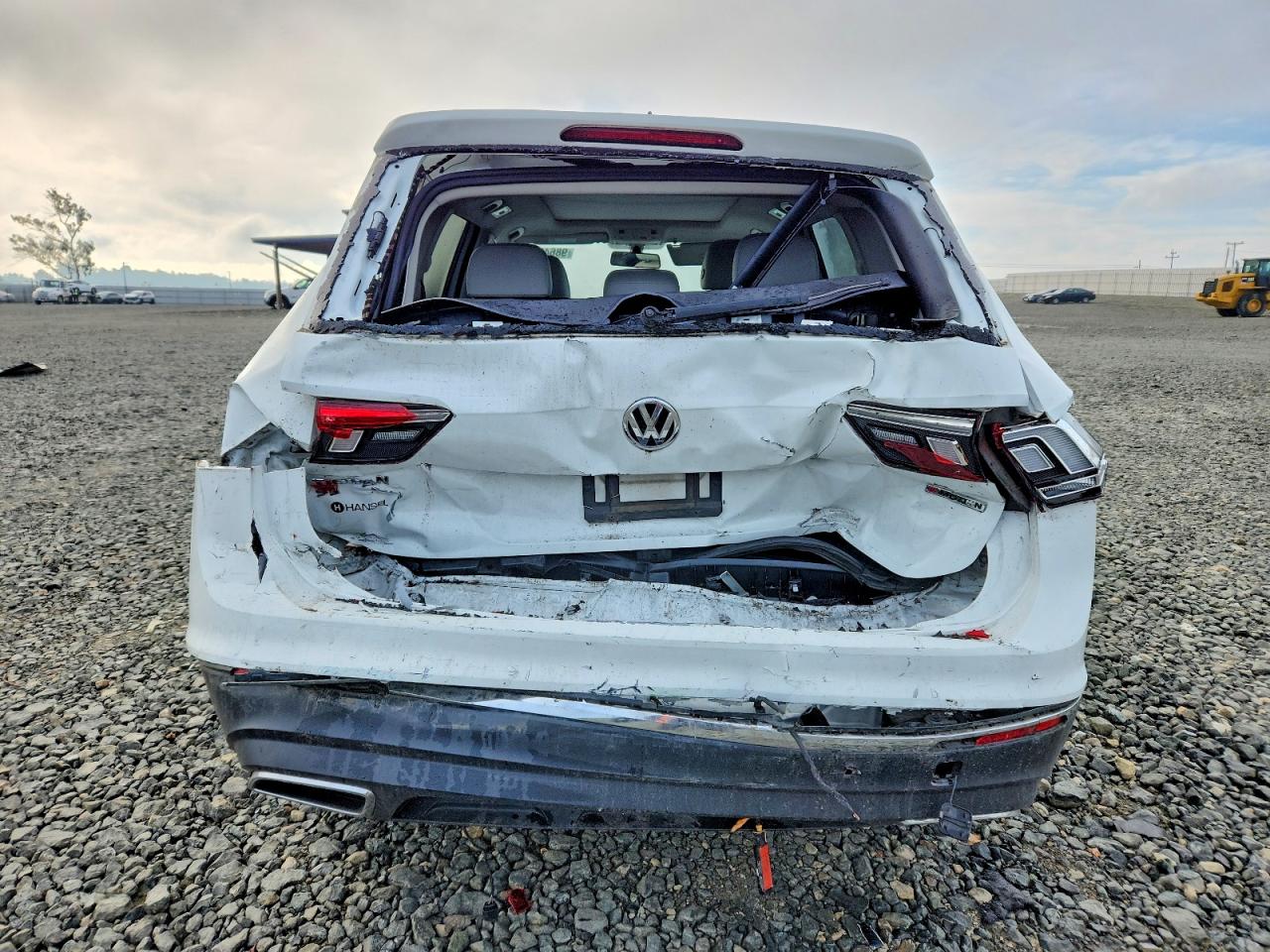 2021 VOLKSWAGEN TIGUAN SE photo 6