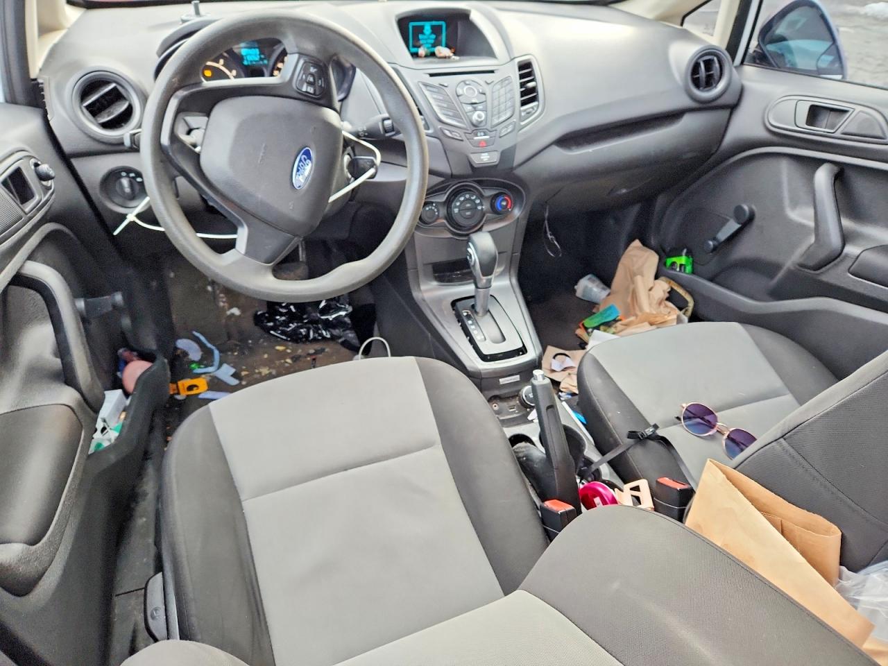 2015 FORD FIESTA S photo 8