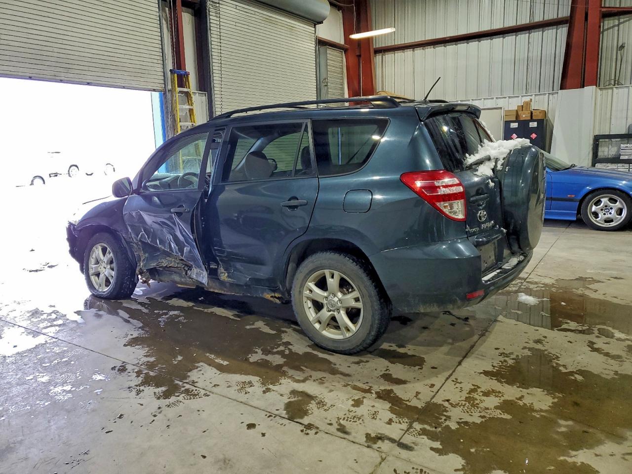 2009 TOYOTA RAV4 photo 2