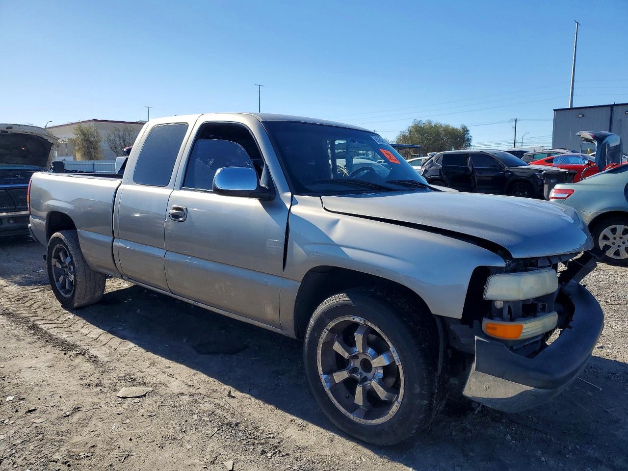 2002 CHEVROLET SILVERADO C1500 photo 4
