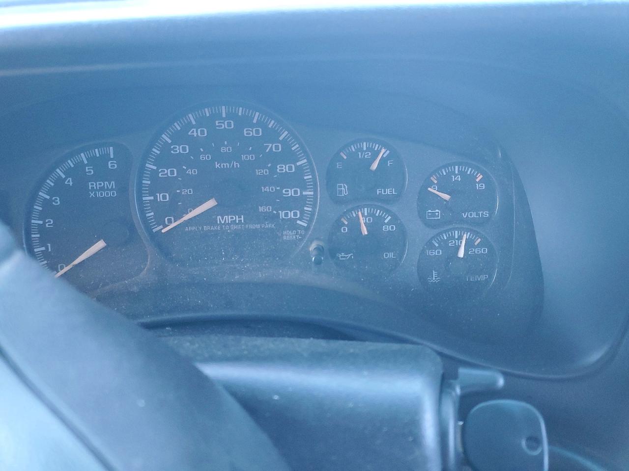 2002 CHEVROLET SILVERADO C1500 photo 9