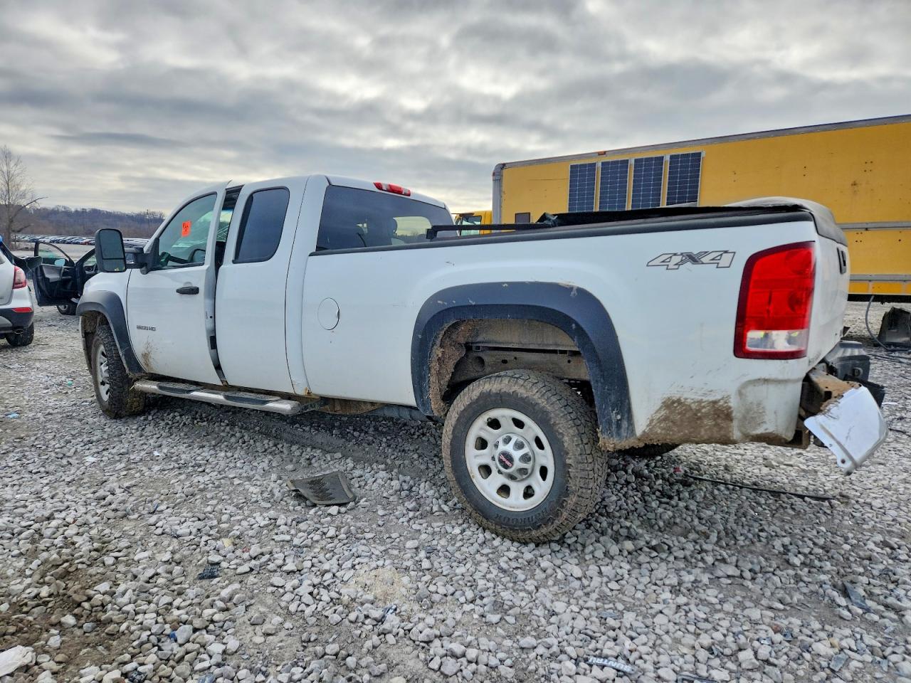 2012 GMC SIERRA photo 2