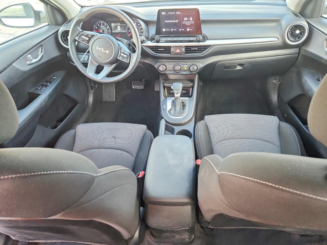 2023 KIA FORTE LXS photo 8