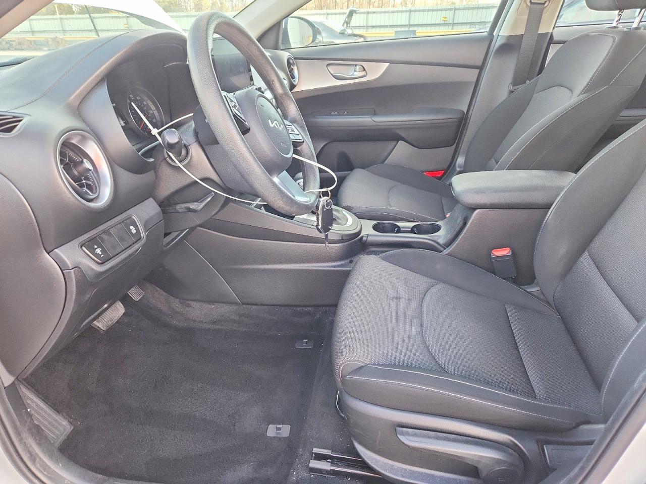 2023 KIA FORTE LXS photo 7