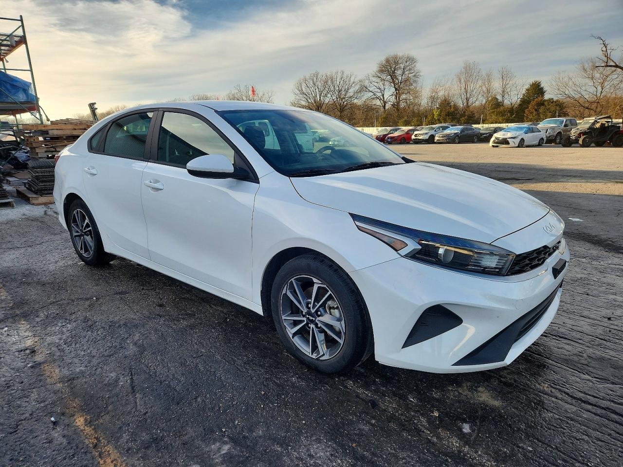 2023 KIA FORTE LXS photo 4