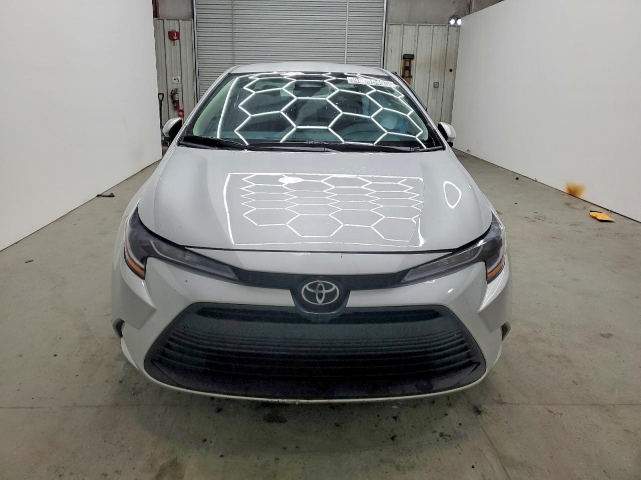 2025 TOYOTA COROLLA LE photo 5