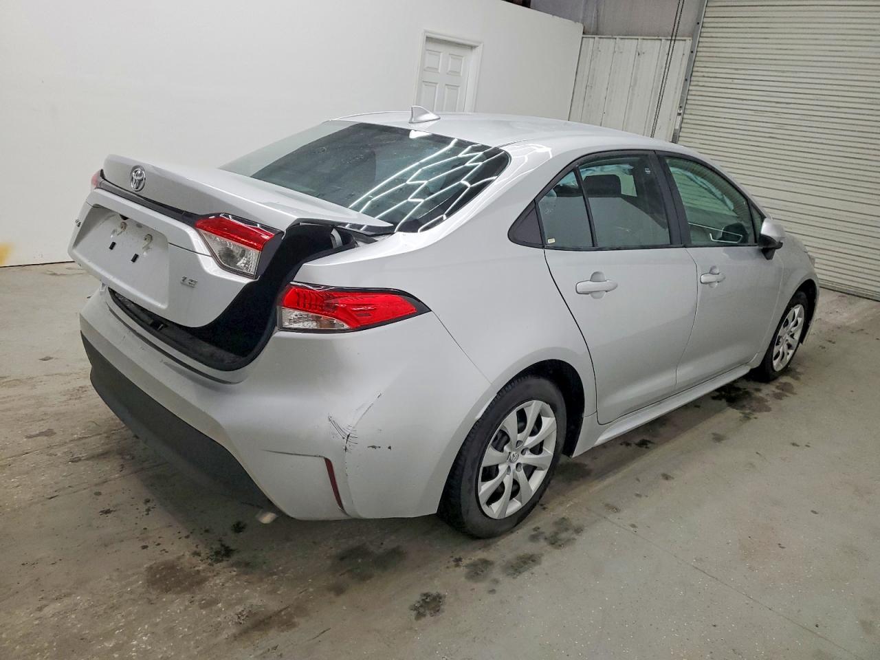 2025 TOYOTA COROLLA LE photo 3