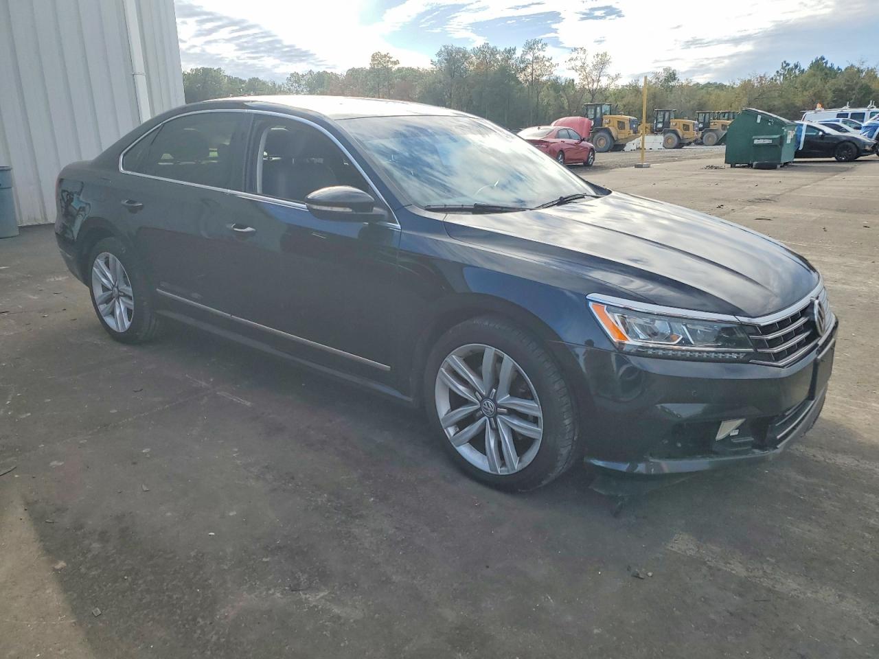 2017 VOLKSWAGEN PASSAT SE photo 4