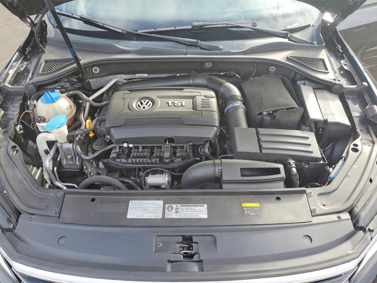 2017 VOLKSWAGEN PASSAT SE photo 11