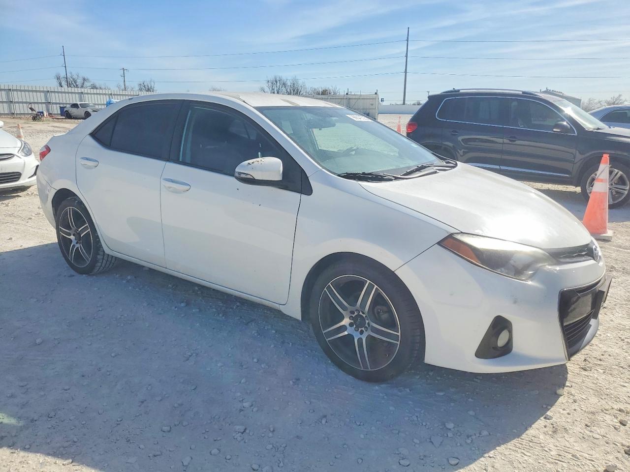 2014 TOYOTA COROLLA L photo 4
